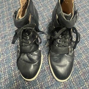 Preloved L. Paolo Black wedge sneakers size 9M
